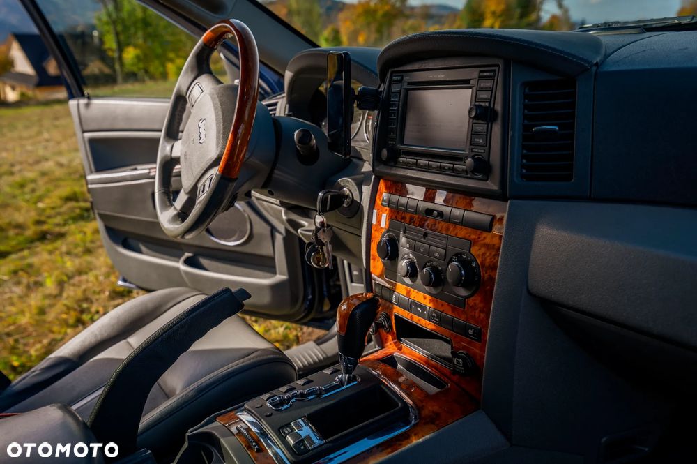 Jeep Grand Cherokee - 10