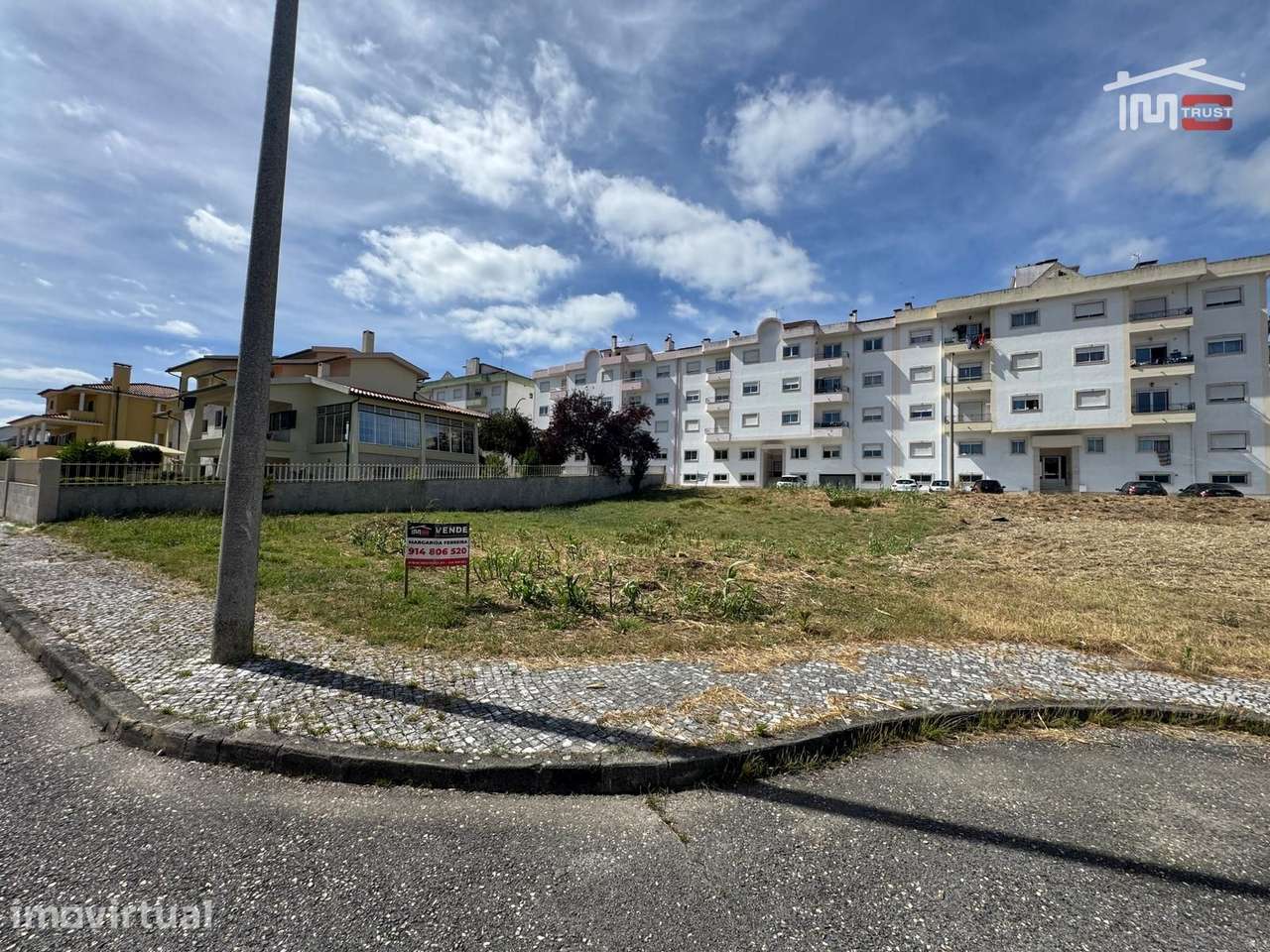 LOTE DE TERRENO PARA CONSTRUÇÃO URBANA DENTRO DA CIDADE DE OUREM - Grande imagem: 4/34