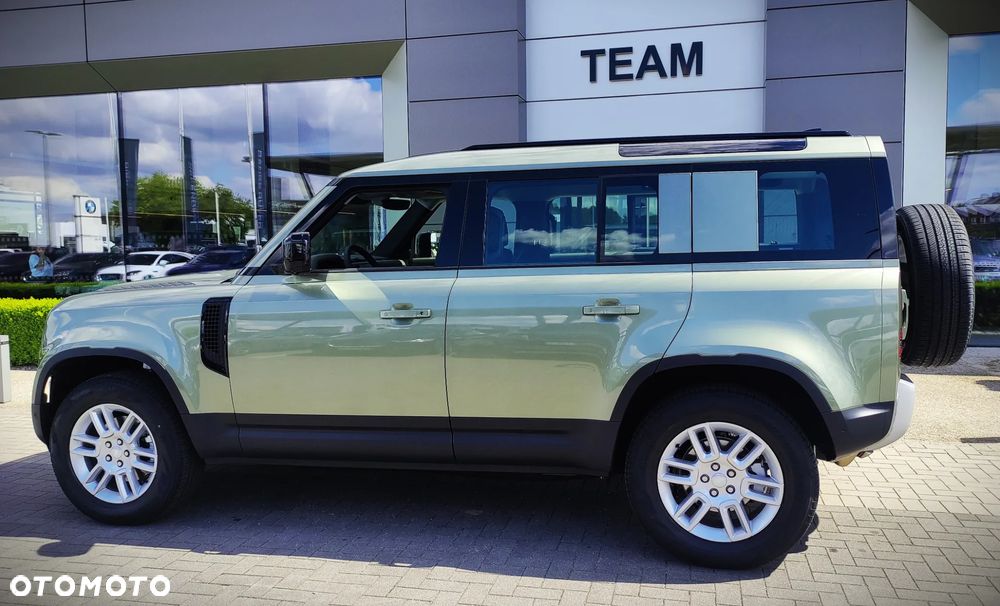 Land Rover Defender - 17