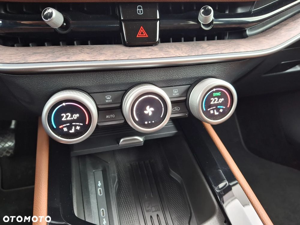 Skoda Superb 2.0 TSI L&K DSG - 25