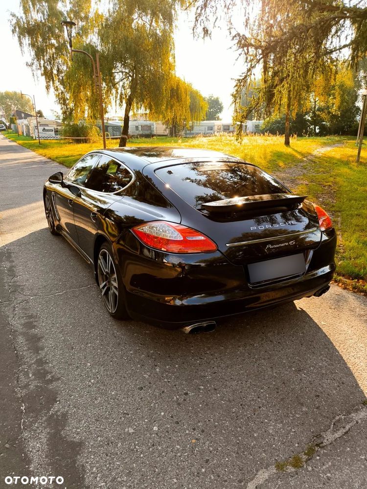Porsche Panamera 4S - 3