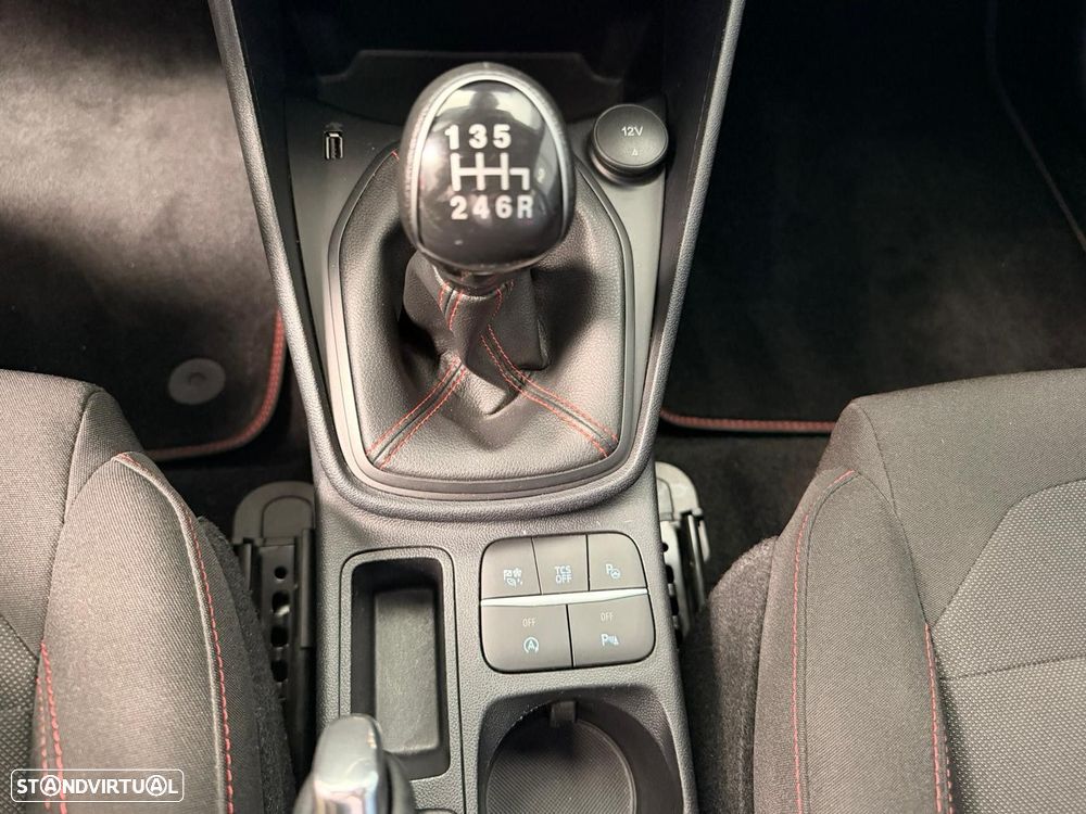 Ford Fiesta 1.0 EcoBoost MHEV ST-Line - 26