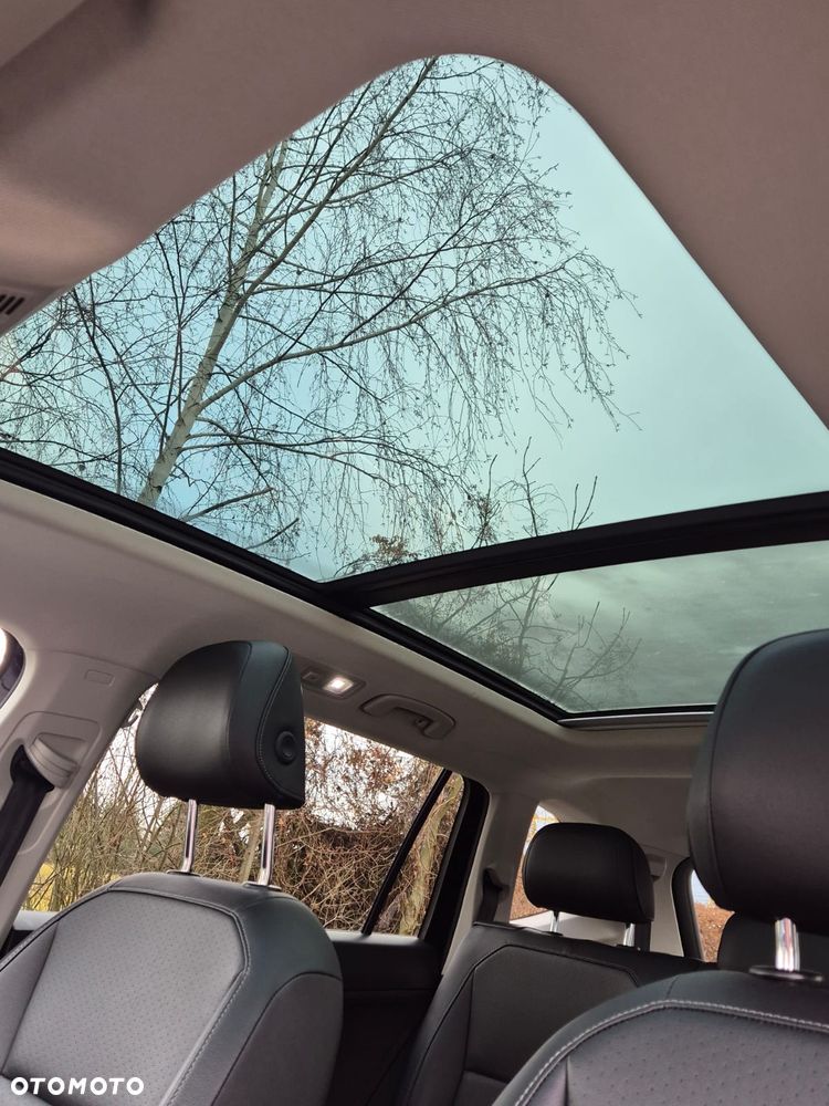 Volkswagen Tiguan - 11