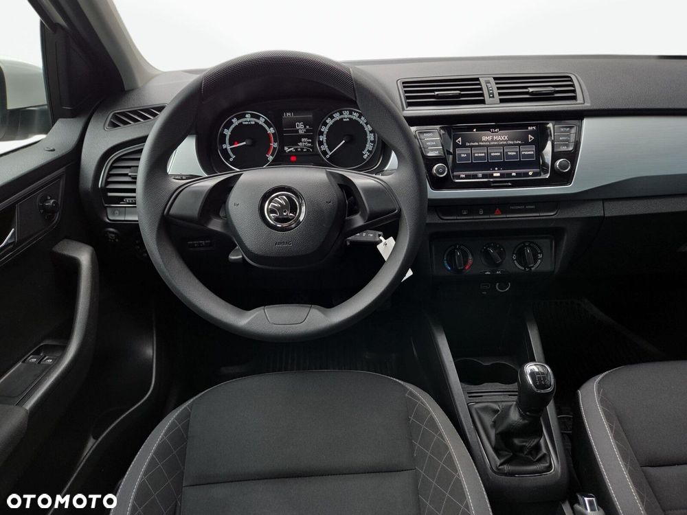 Skoda Fabia - 10