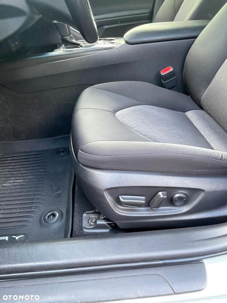 Toyota Camry 2.5 Hybrid Comfort CVT - 14