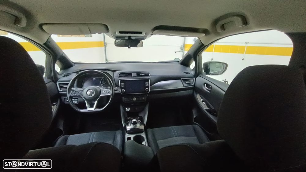 Nissan Leaf - 25