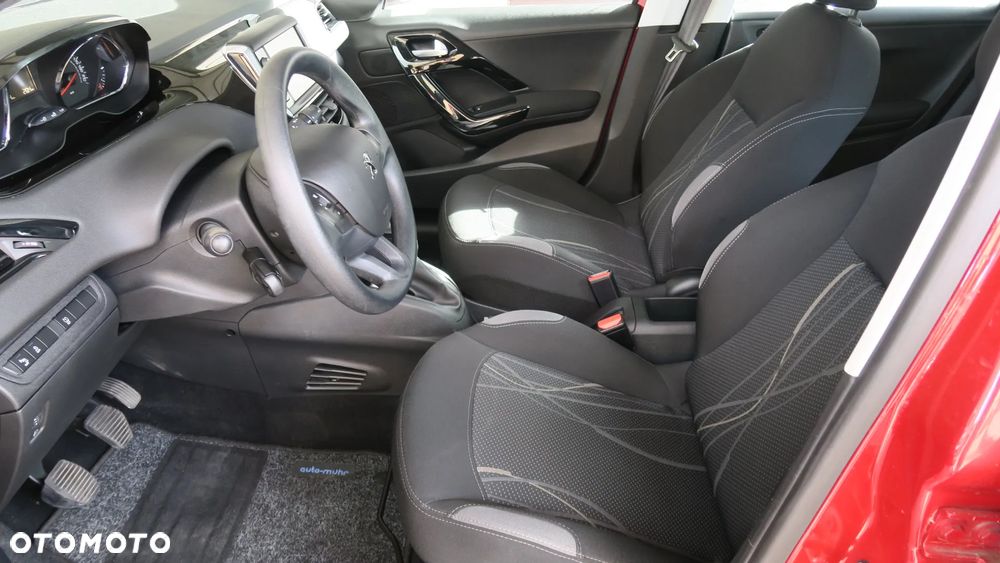 Peugeot 208 - 15