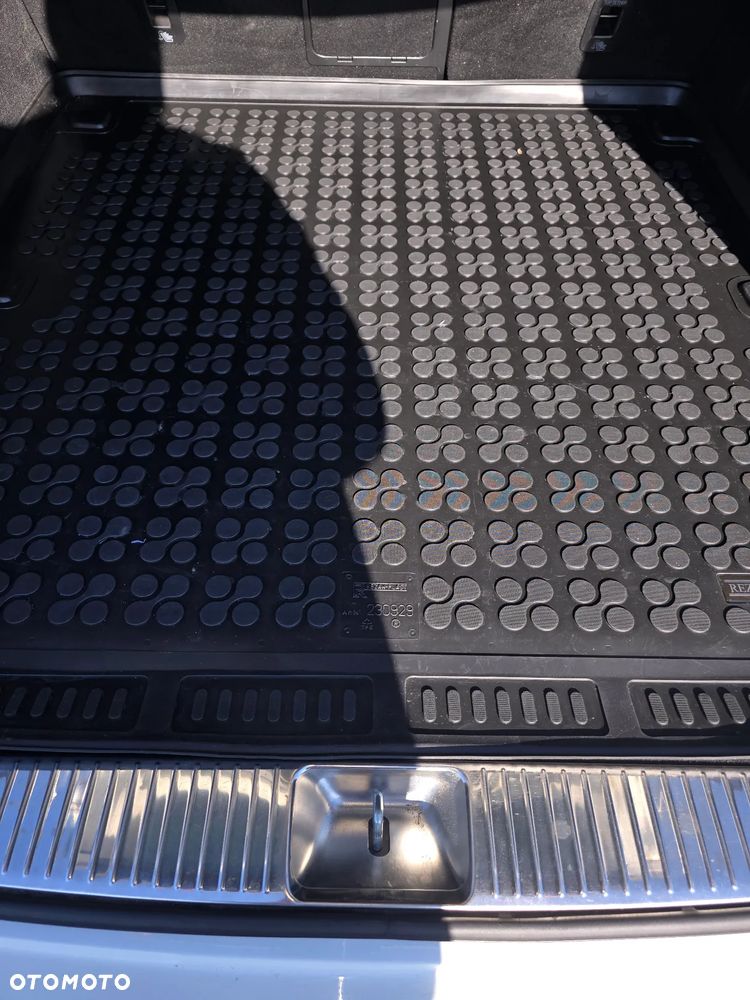 Mercedes-Benz Klasa E 220 CDI BlueEff - 9