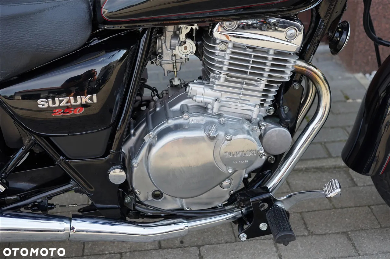 Suzuki GZ - 10