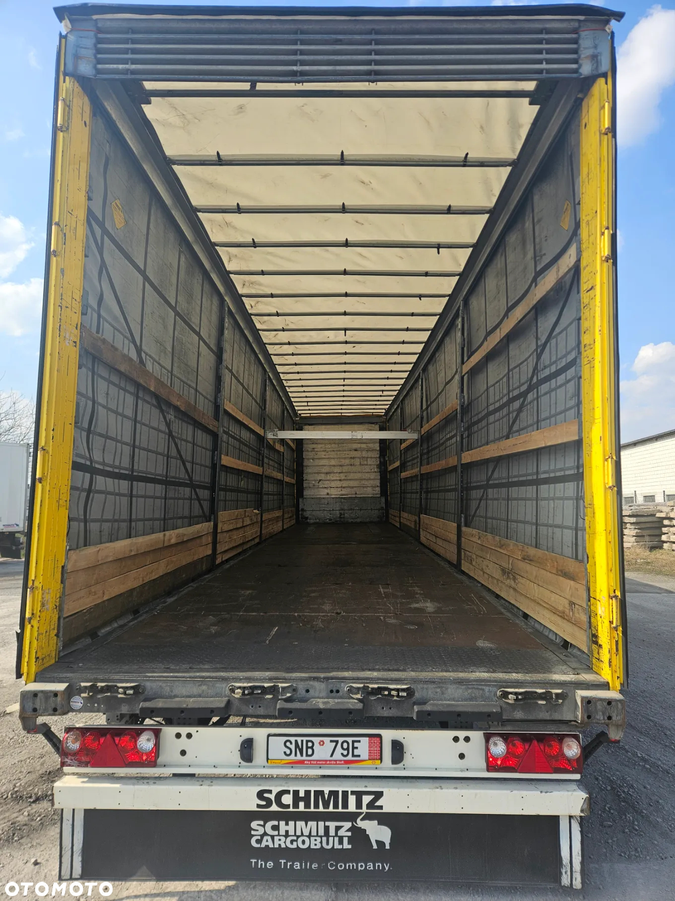 Schmitz Cargobull Varios super stan nowy dach - 8