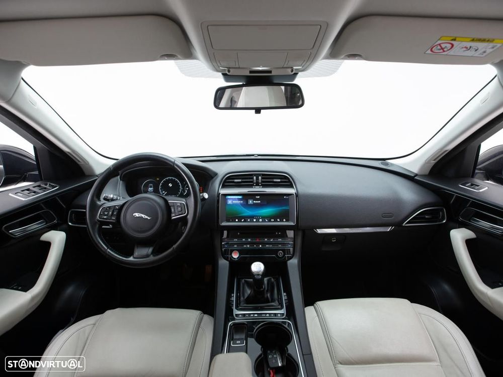 Jaguar F-Pace - 7