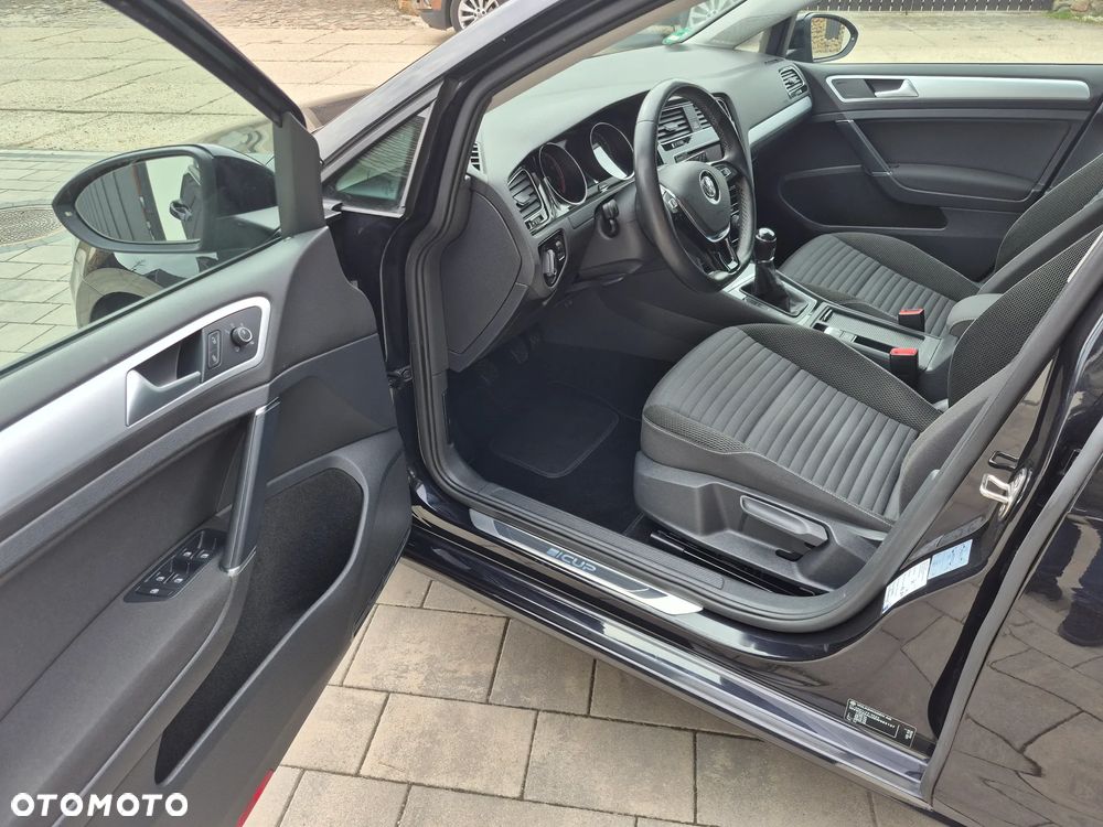 Volkswagen Golf - 19