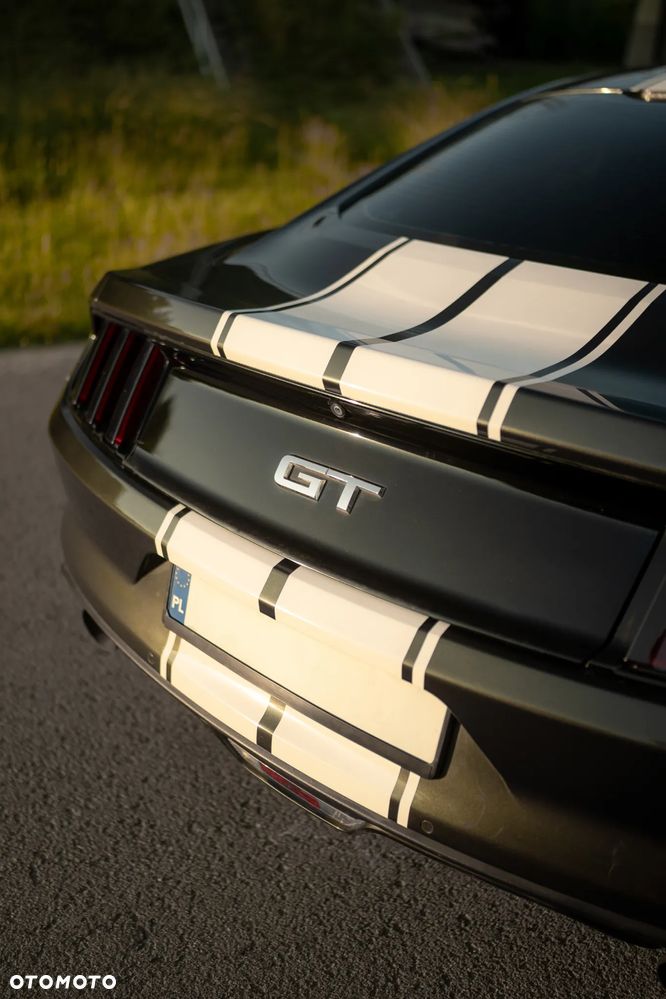 Ford Mustang 5.0 V8 GT - 10