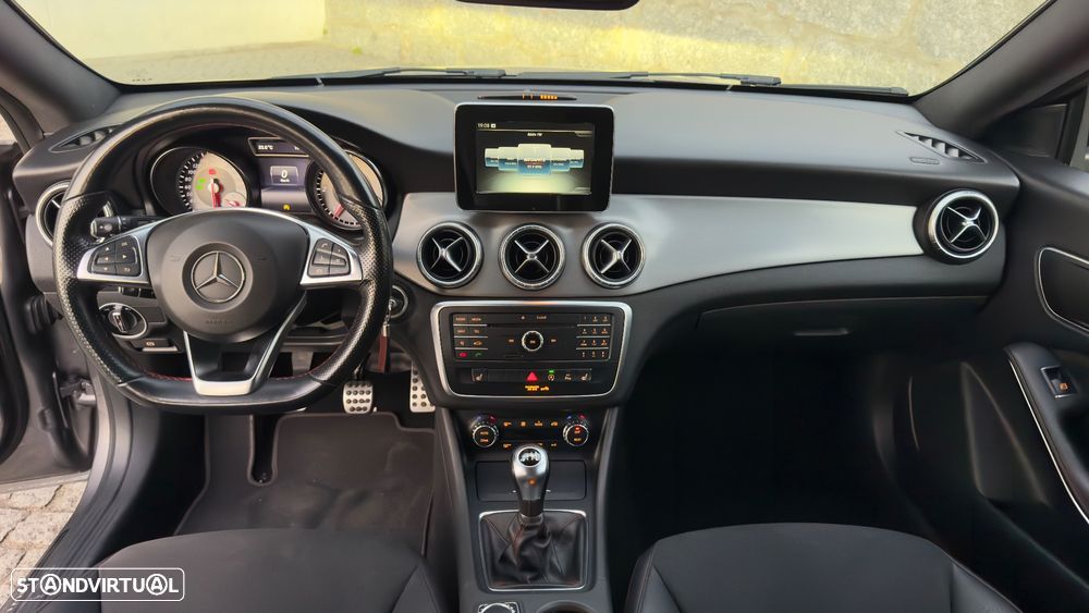 Mercedes-Benz CLA 200 d Shooting Brake AMG Line - 8