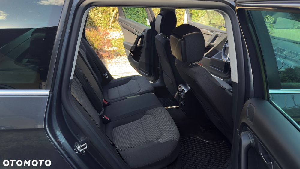 Volkswagen Passat 1.6 TDI BlueMotion Technology Comfortline - 21