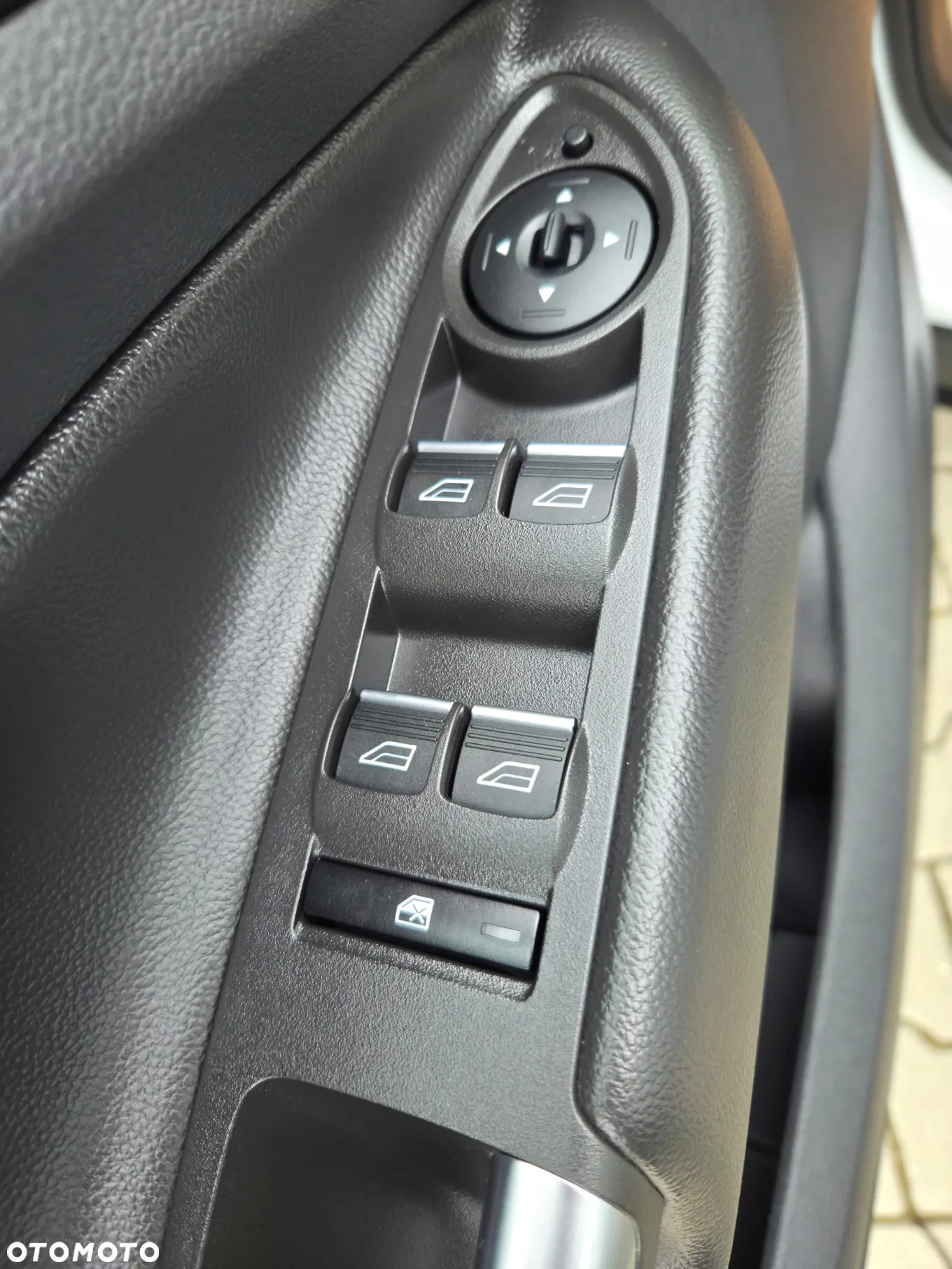 Ford Kuga 1.5 EcoBoost FWD Titanium - 25
