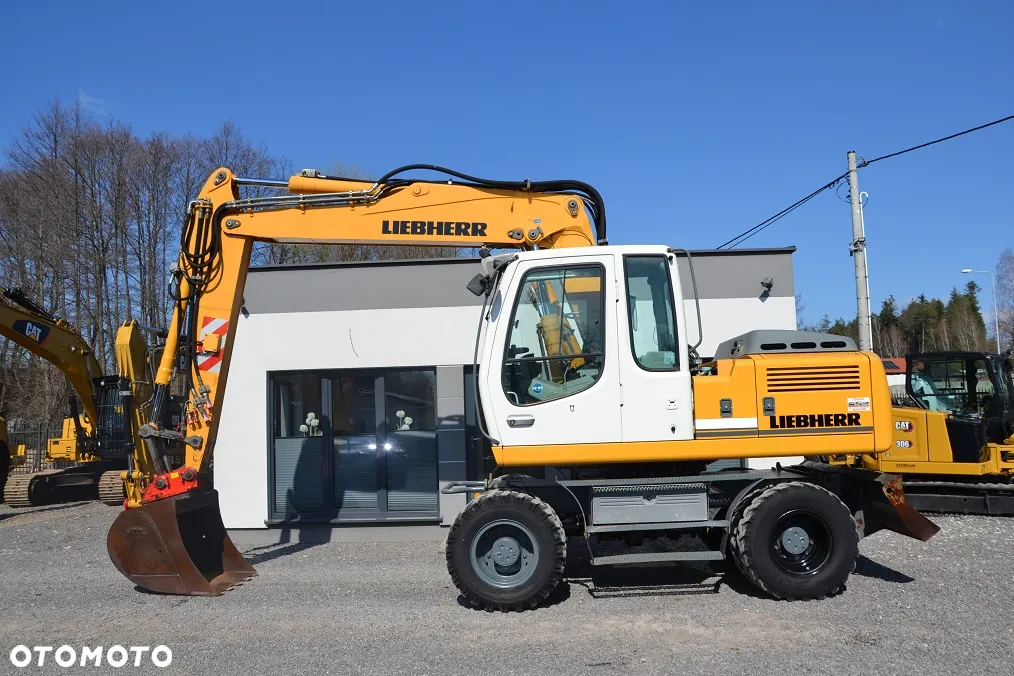 Liebherr A900 C - 4