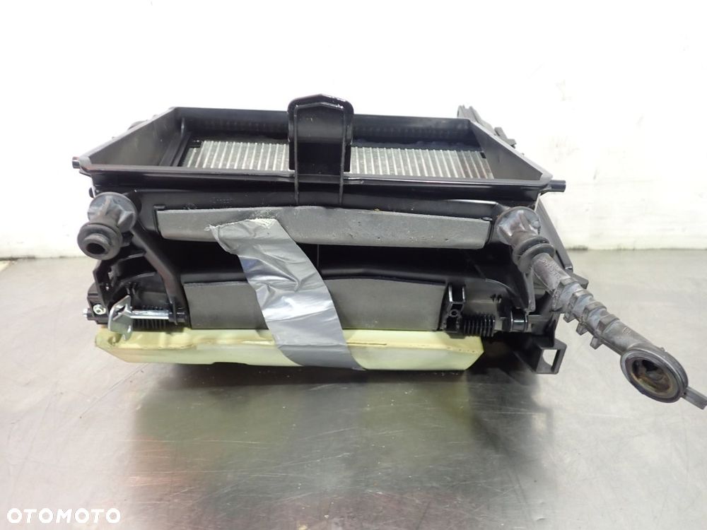 NAGRZEWNICA KLIMATYZACJI AUDI A4 B8 - 3