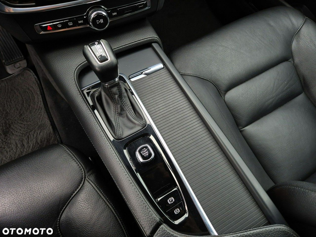 Volvo V90 D4 AWD Geartronic Momentum Pro - 20