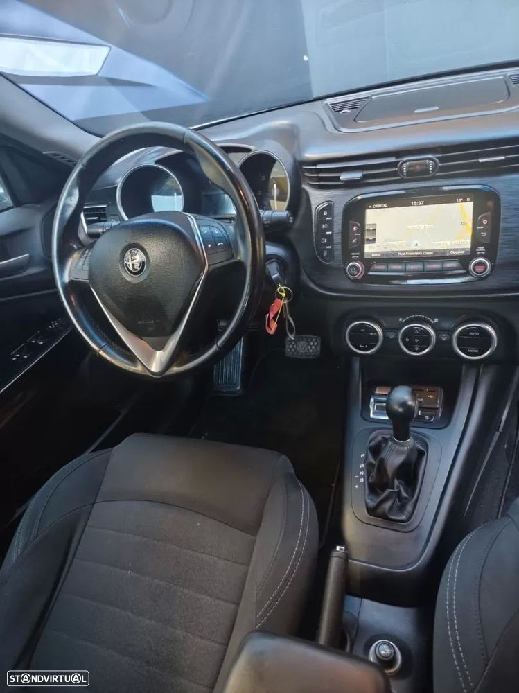 Alfa Romeo Giulietta 2.0 JTDM Sport TCT - 11