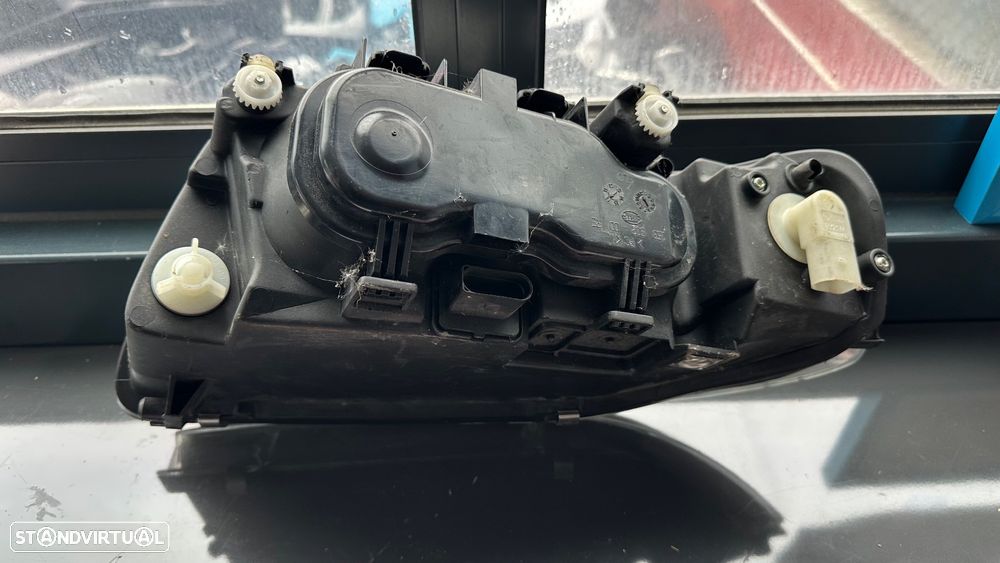 Farol drt Audi a3 99 - 4