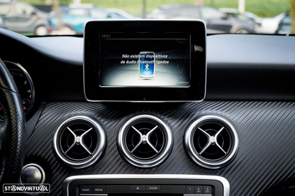 Mercedes-Benz A 180 d AMG Line - 28