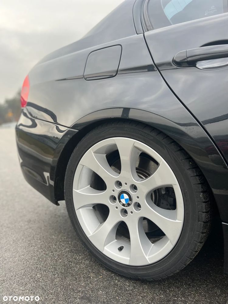 BMW Seria 3 335i xDrive - 26