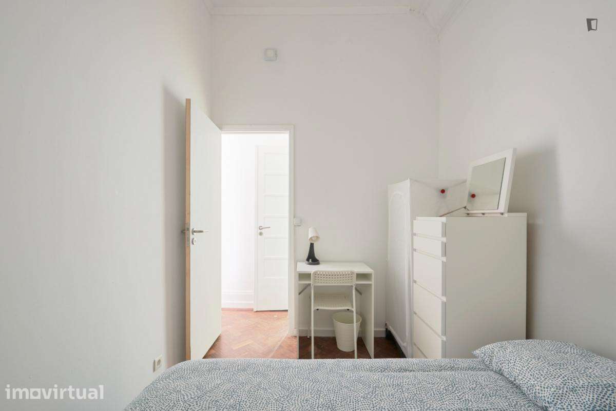Quarto - localizado em Marquês de Pombal Lisbon - Grande imagem: 5/12