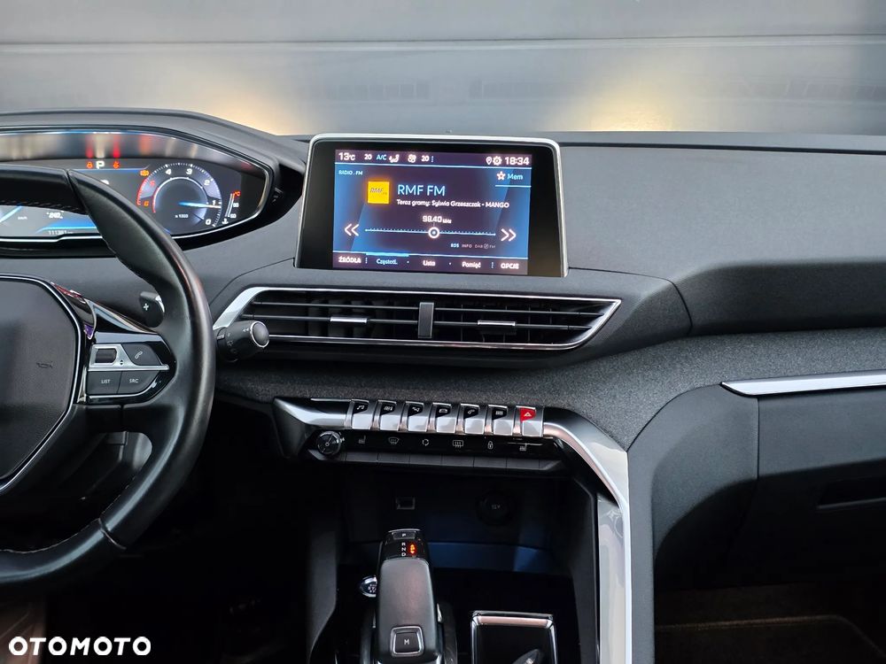 Peugeot 3008 1.5 BlueHDi Allure Pack S&S EAT8 - 26