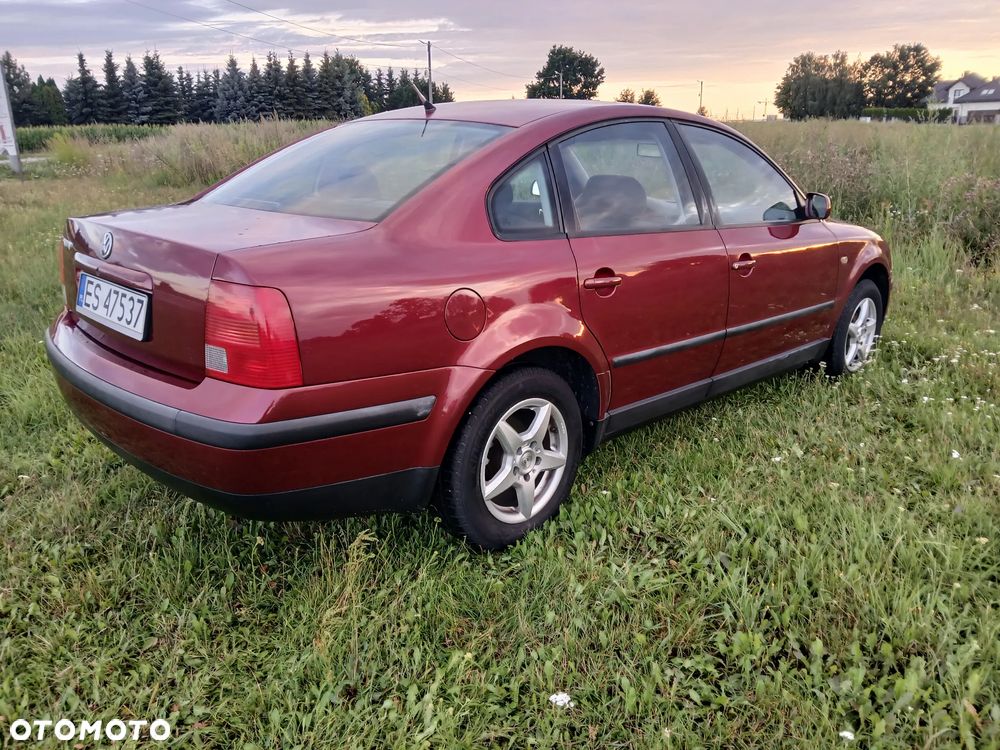 Volkswagen Passat 1.8 Comfortline - 14