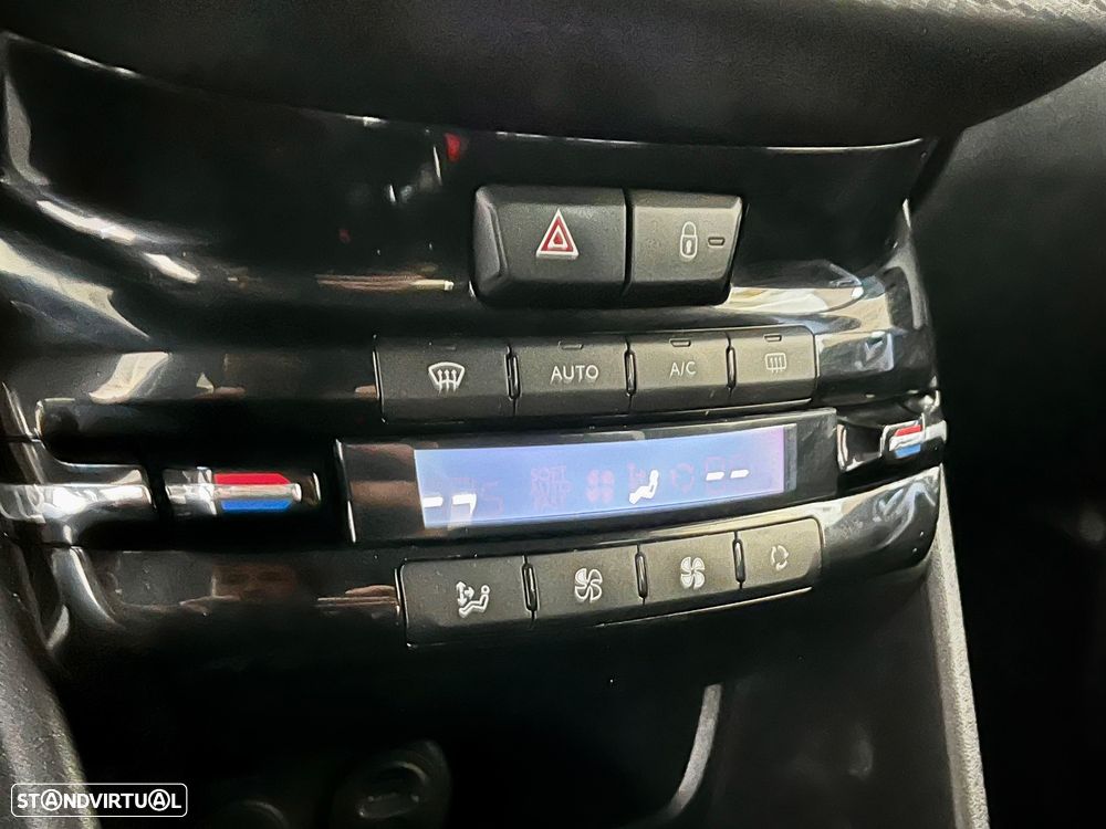 Peugeot 2008 1.6 BlueHDi Style - 17