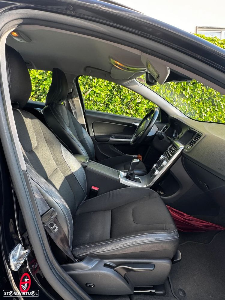 Volvo V60 2.0 D4 Momentum - 5