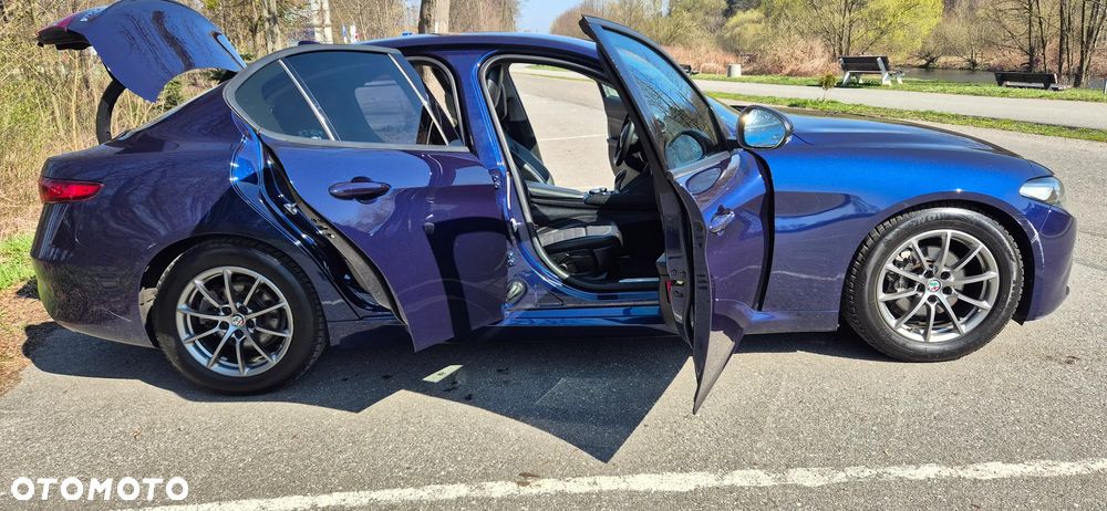 Alfa Romeo Giulia 2.2 AT8 - 18