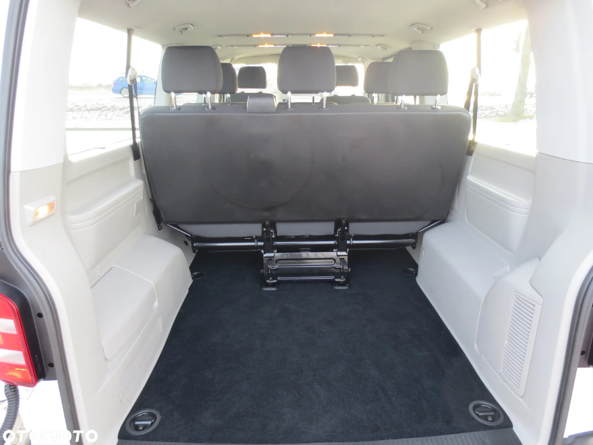 Volkswagen Caravelle 2.0 TDI L2 Trendline - 8