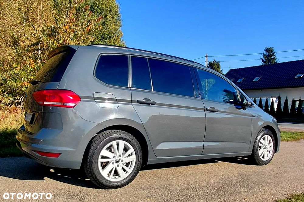 Volkswagen Touran - 24