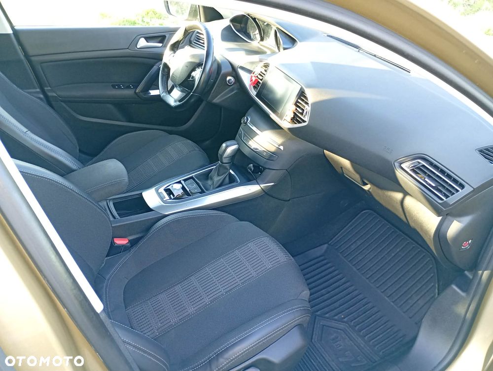 Peugeot 308 - 13