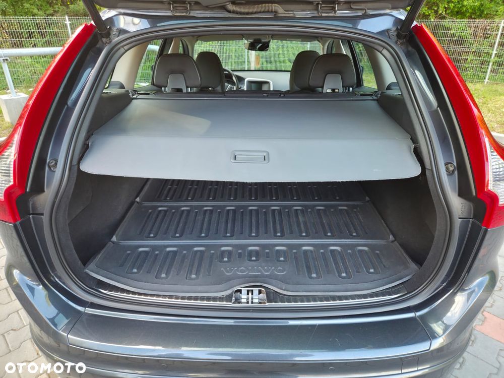Volvo XC 60 D3 Drive-E Momentum - 24