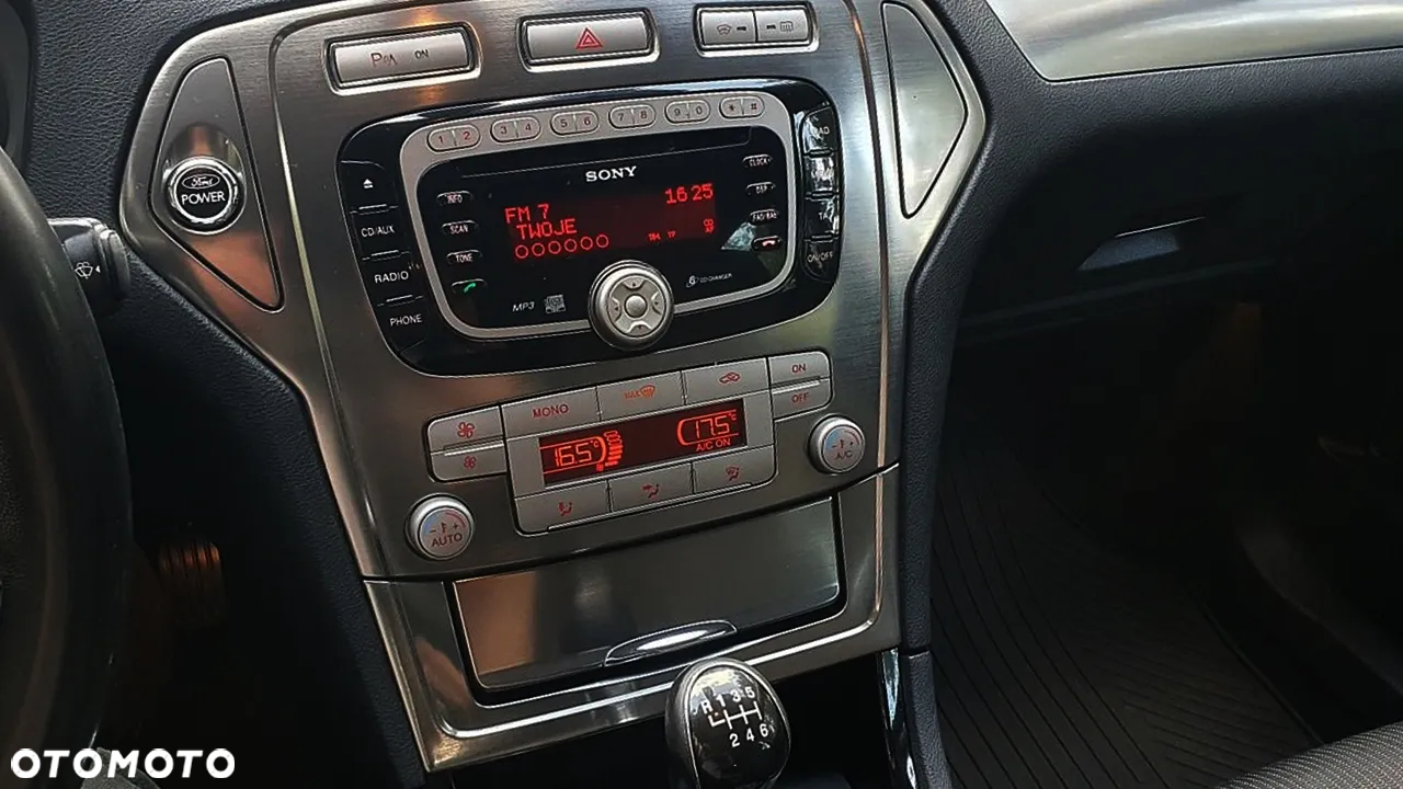 Ford Mondeo 2.0 TDCi Ghia X - 13