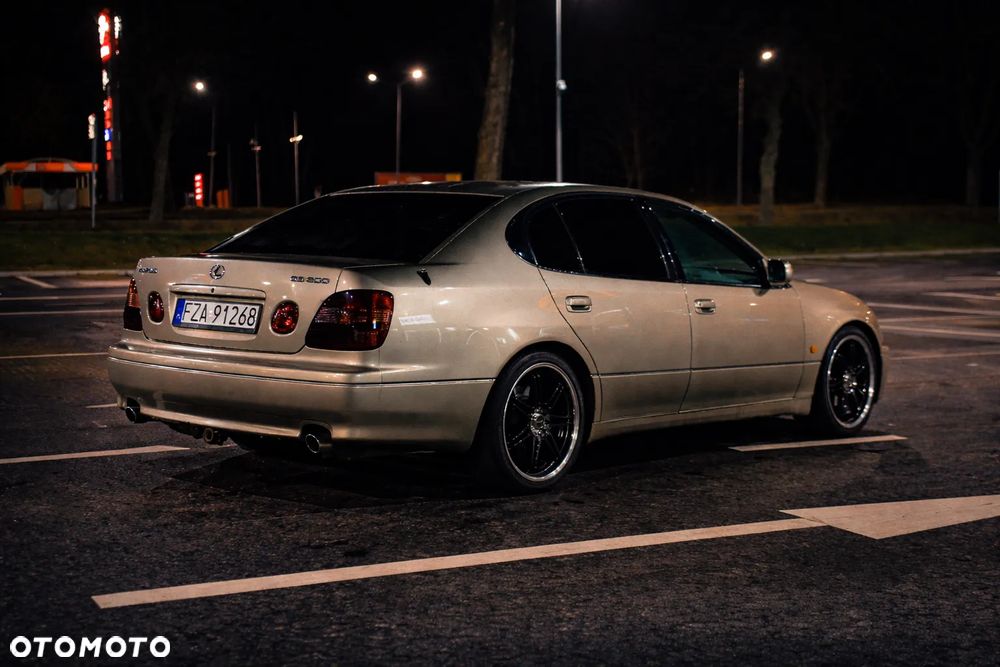 Lexus GS - 4