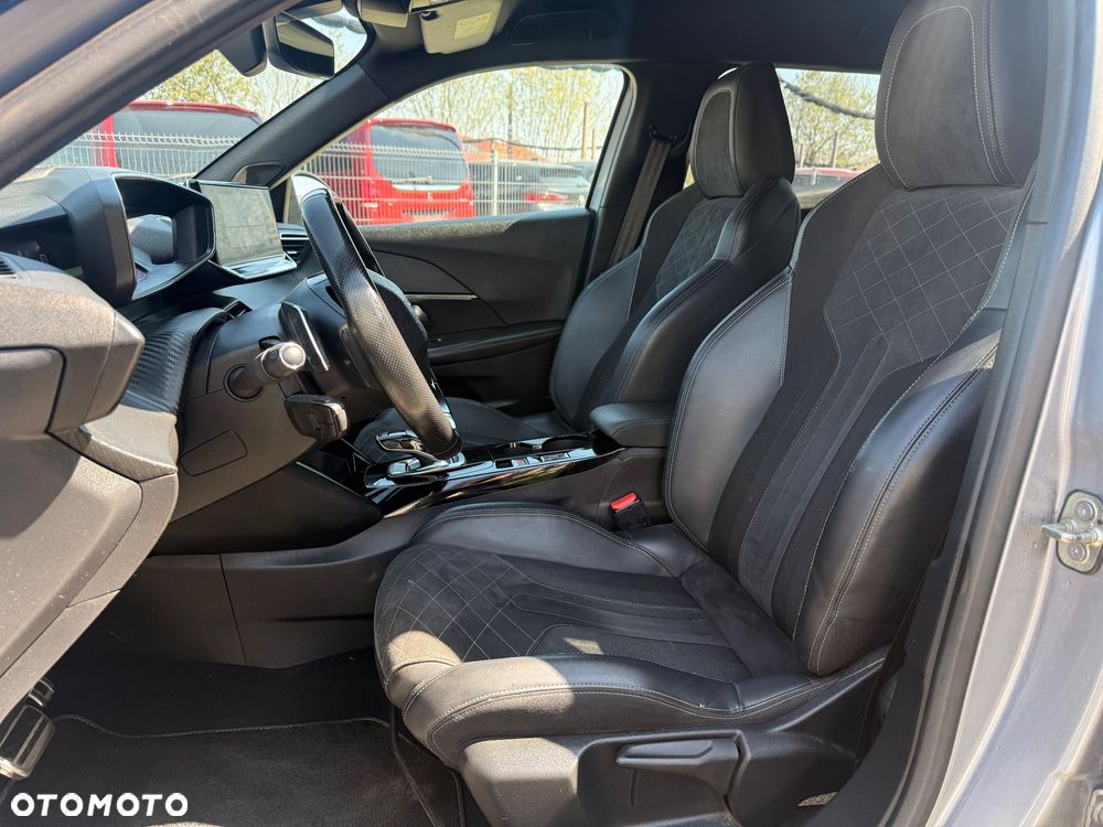 Peugeot 2008 PureTech 155 EAT8 GT Pack - 7