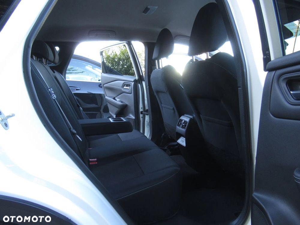 Nissan Qashqai 1.3 DIG-T N-Connecta DCT - 8