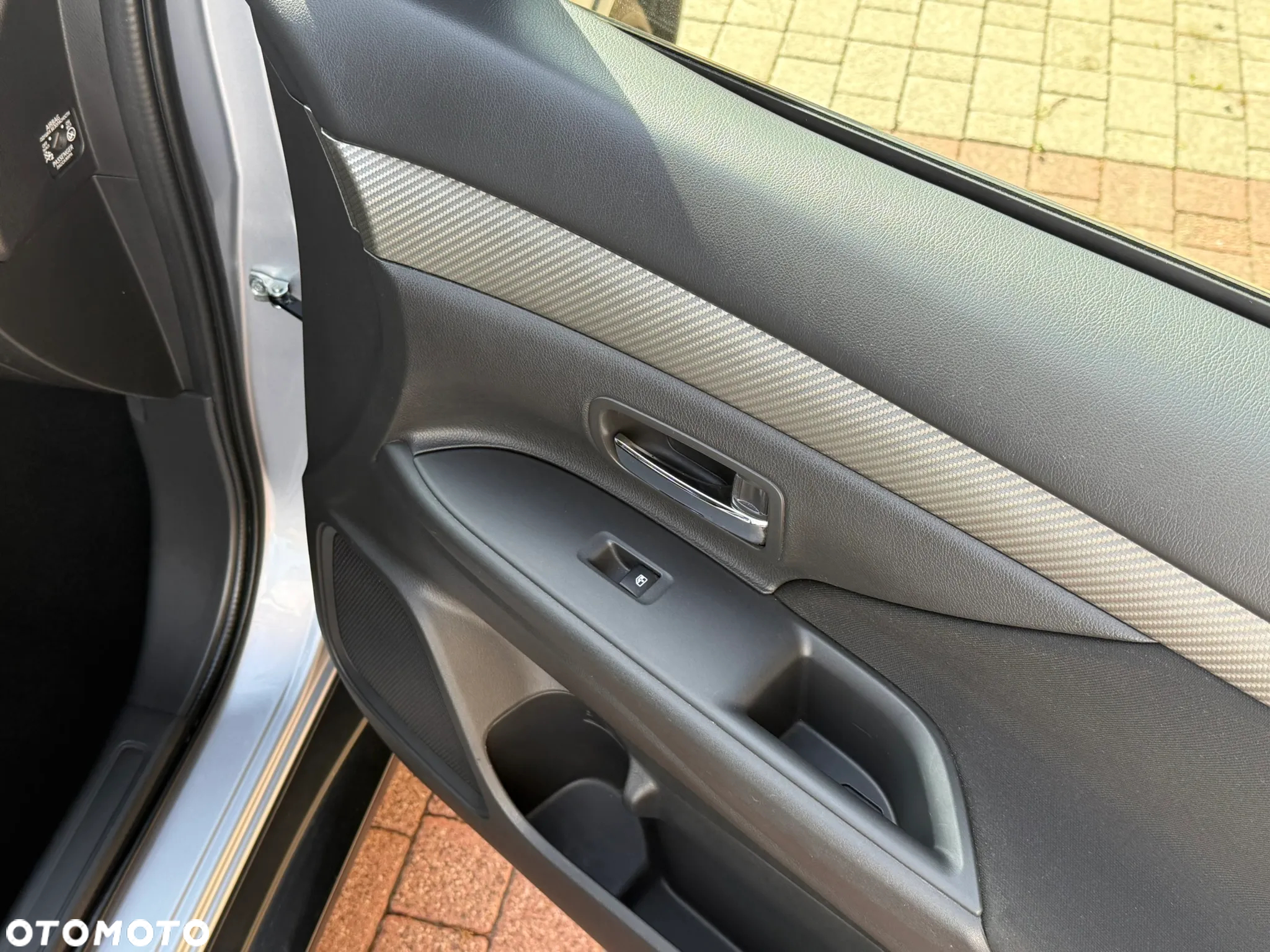 Mitsubishi Outlander 2.0 Intense 4WD CVT - 21