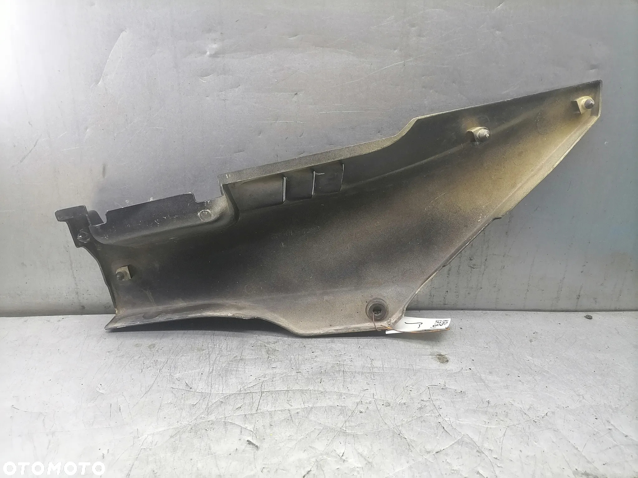 Kawasaki GPZ 1000 RX Bok boczek ogon owiewka osłona lewa - 2