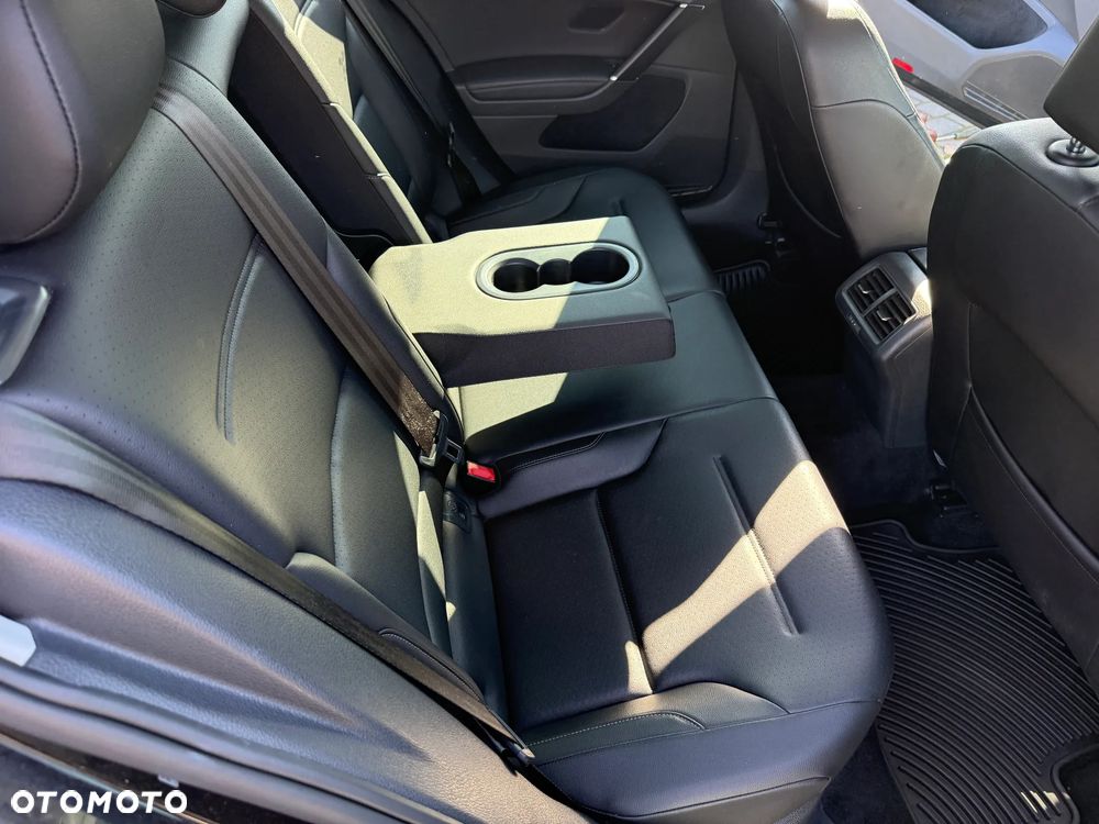 Volkswagen Golf - 34