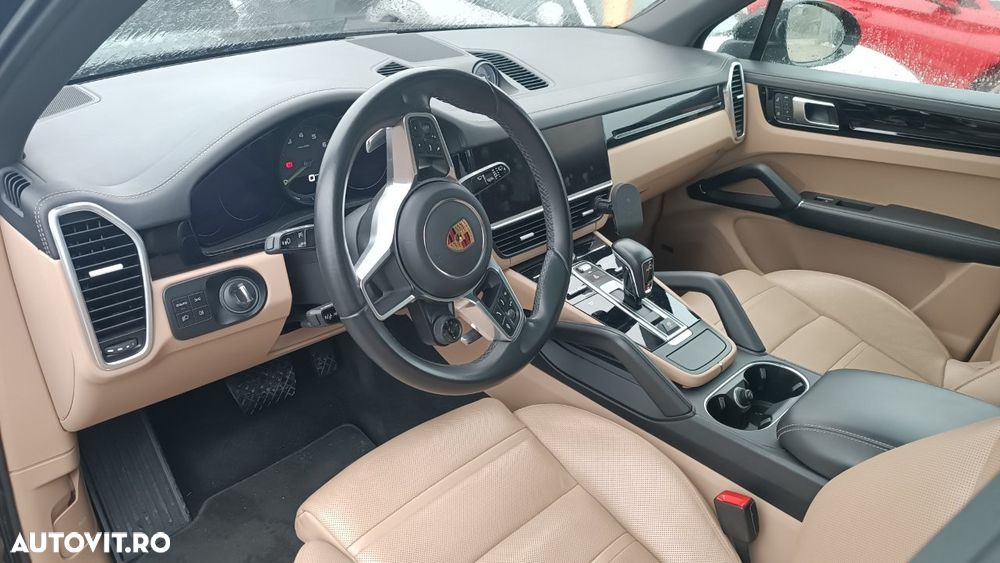Porsche Cayenne Standard - 8