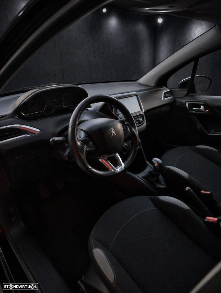 Peugeot 208 1.2 PureTech Active - 14