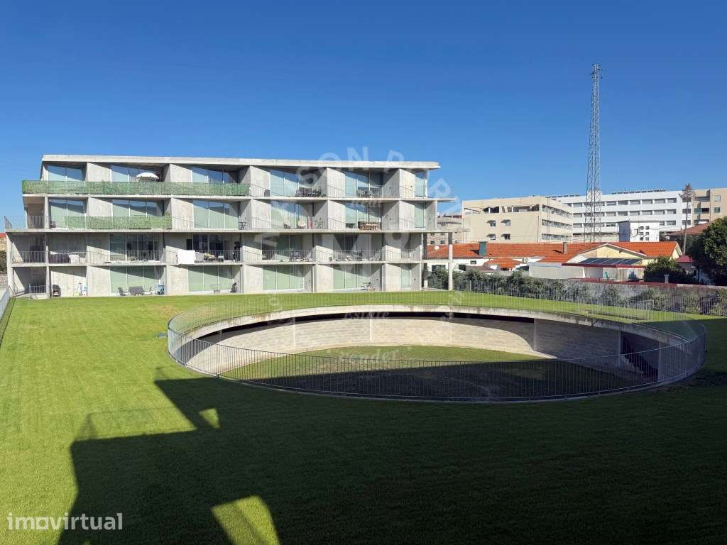 Apartamento T1 com Varanda no Ultimo Piso e Lugar de Estacionamento... - Grande imagem: 3/28