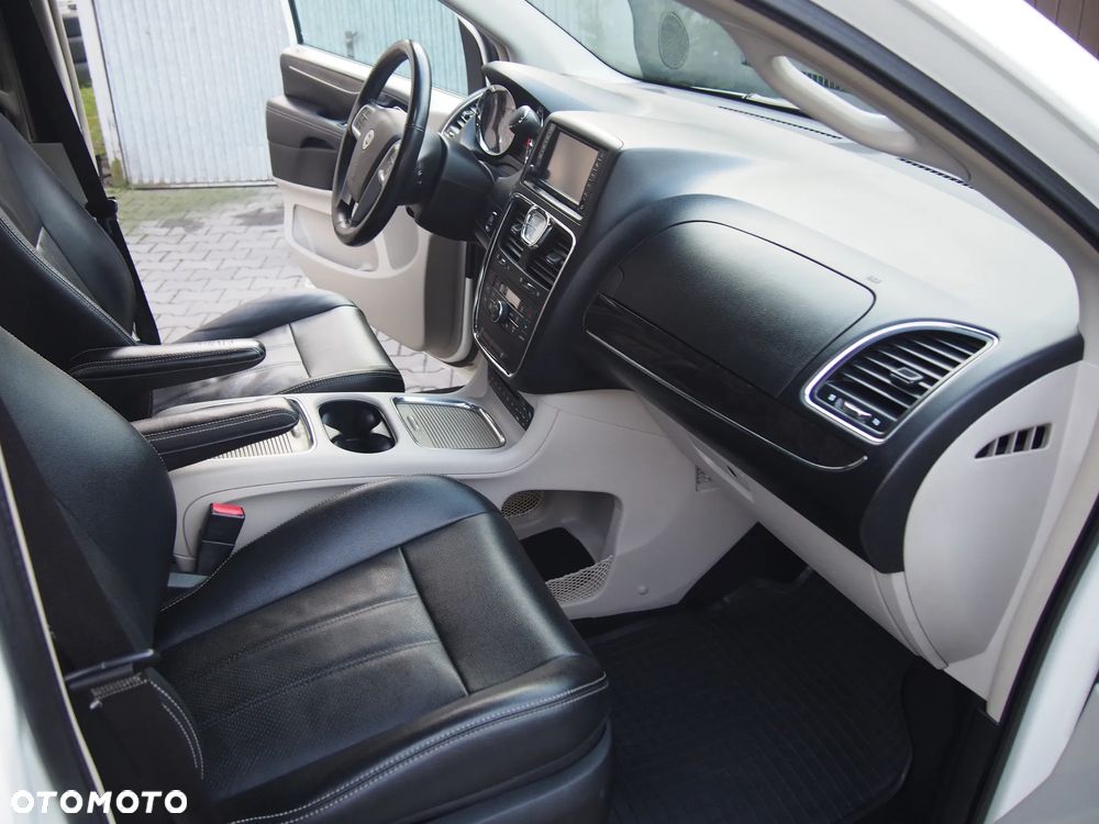 Lancia Voyager 2.8 CRD16v Platinum - 14