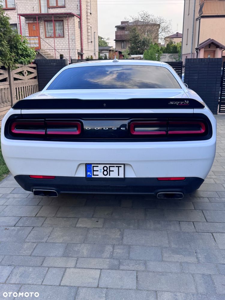 Dodge Challenger - 13