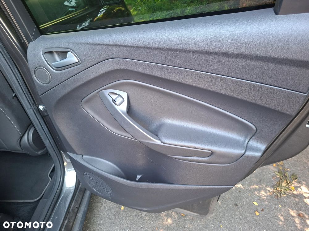Ford Kuga 2.0 TDCi 4x4 ST-Line - 33